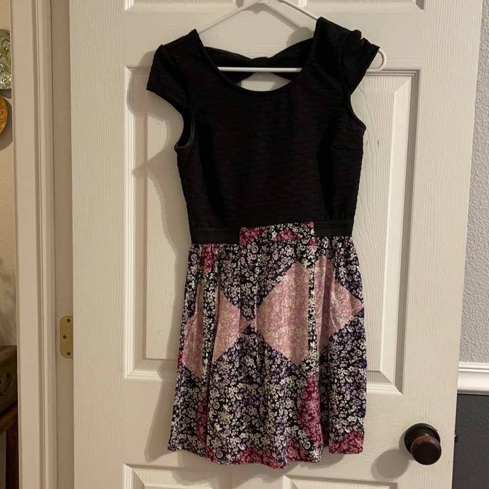Size M Juniors Dress